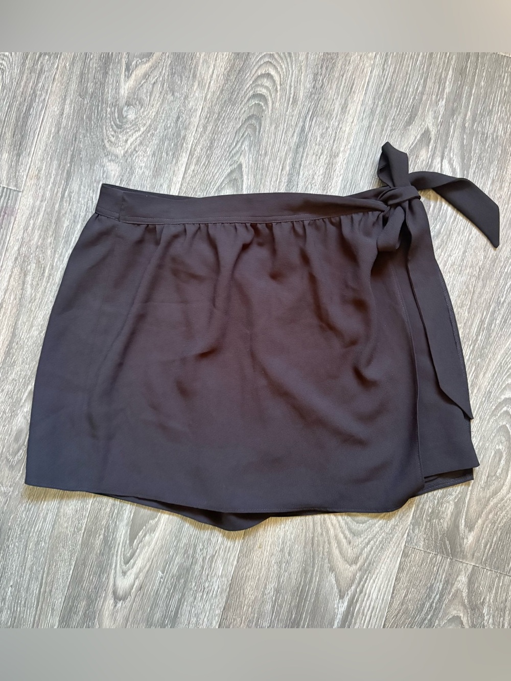 NWT Express Black wrap skort sz 10
